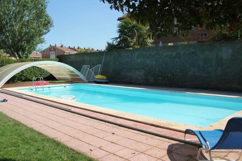 Preciosa Casa Independiente Con Piscina Cubierta Y Gran Jardin Privados Аро Екстер'єр фото
