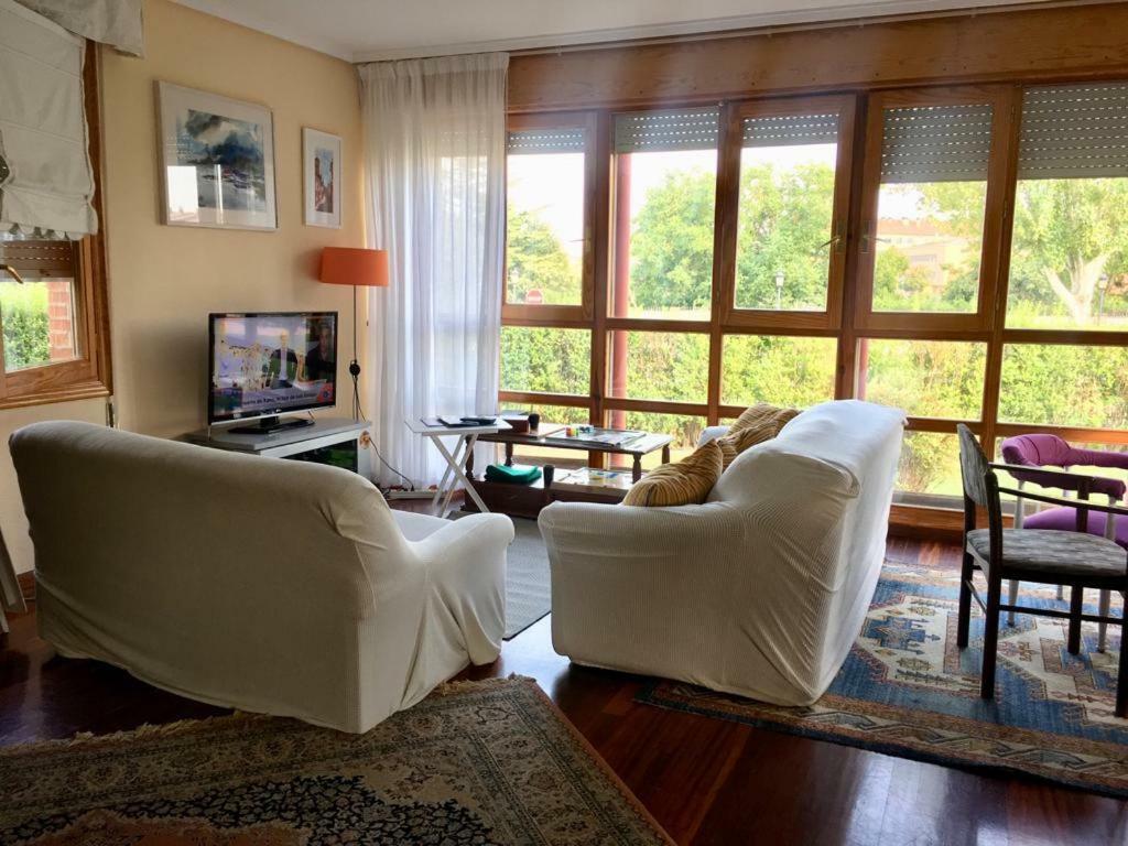 Preciosa Casa Independiente Con Piscina Cubierta Y Gran Jardin Privados Аро Екстер'єр фото