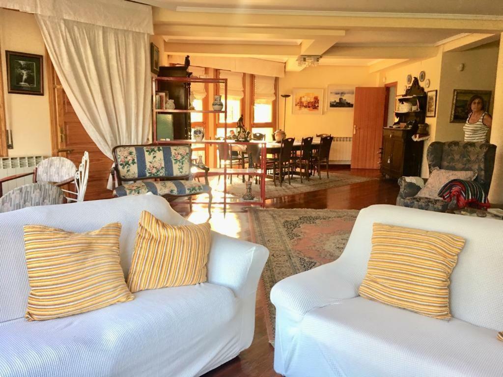 Preciosa Casa Independiente Con Piscina Cubierta Y Gran Jardin Privados Аро Екстер'єр фото